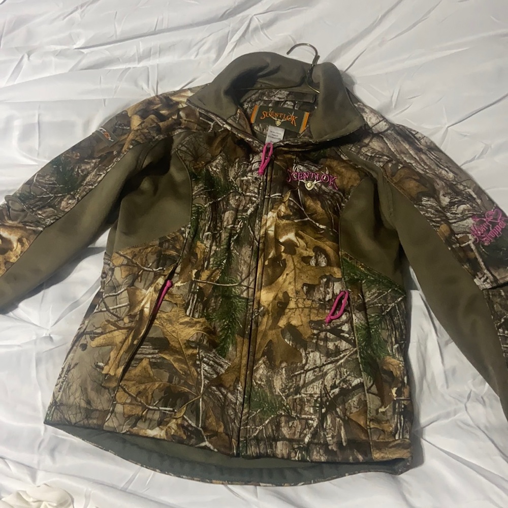 Scent lok jacket. Only worn a few times.